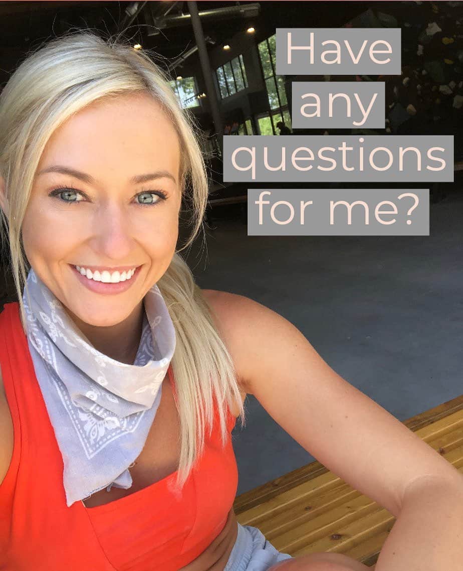 シエラ・ブレア・コイルのインスタグラム：「Have any questions for me? Ask away below ⬇️」