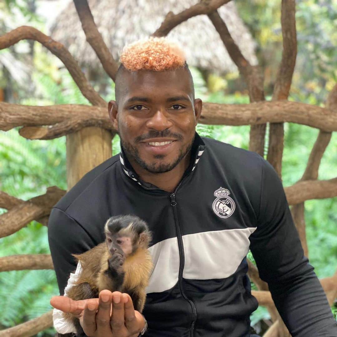 ヤシエル・プイグさんのインスタグラム写真 - (ヤシエル・プイグInstagram)「Thank you @mariowildlife for having my family and I at your amazing @swfmiami The hospitality was amazing! Also want to give a huge thanks to @karinasistine for giving us such great tour with my little crazy boys. Stay blessed and God bless you guys.」2月2日 23時55分 - yasielpuig