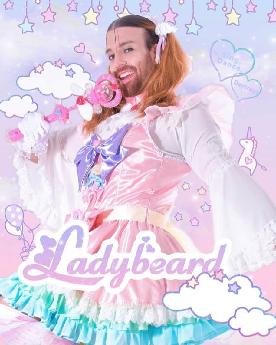 レディビアードのインスタグラム：「It’s Pig Tails Day in Japan.  Represent!❤️  #ツインテールの日 #idol #魔法少女 #ladybeard #ゆめかわいい」