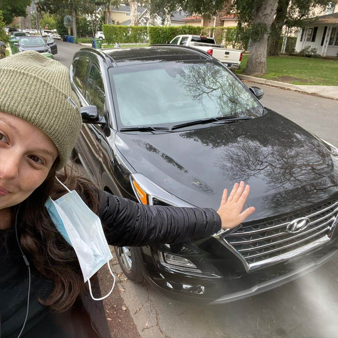 ケイティ・ロウズさんのインスタグラム写真 - (ケイティ・ロウズInstagram)「hey @hyundaiusa! The Shapirlowes household loves you! Thanks for helping us out with this sweet sweet loaner while my fam was in town! You guys rock and the incredible work you’re doing with @hyundaihopeonwheels is awesome. We will miss our Tuscon! xoxox」2月2日 23時51分 - ktqlowes