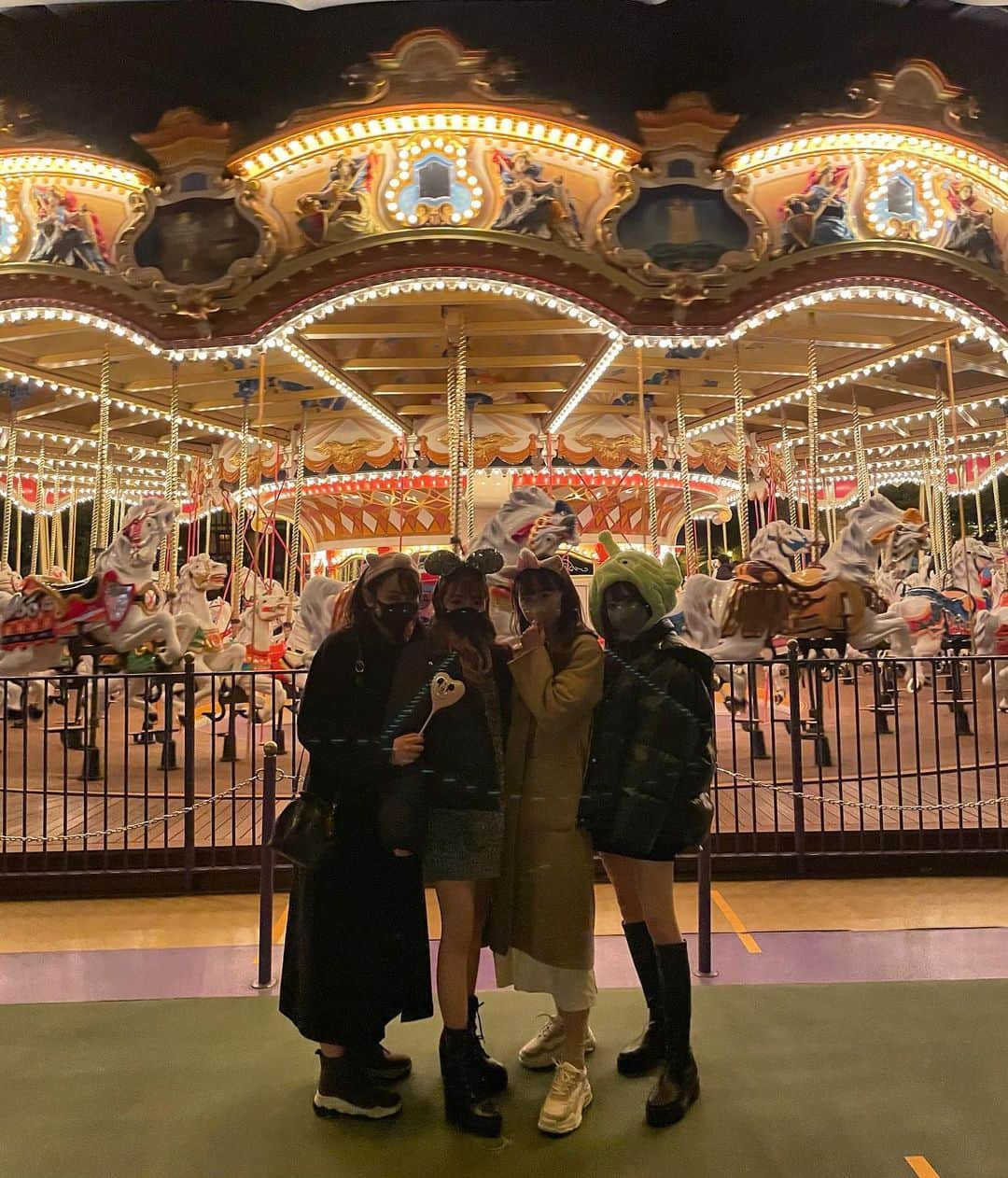 虹川葵のインスタグラム：「・ Disney♡」