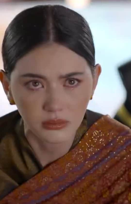 マイ・ダーウィカーのインスタグラム：「สตรีผู้อุทิศตนเพื่อ ๒ บทบาท คือเมียและแม่ กลับถูกตราหน้าว่าเป็นหญิง ๒ ใจ มากว่า ๒๐๐ ปี  เร็วๆนี้ ความจริงจะปรากฏ! . เตรียมพบกับมุมมองใหม่ของ "วันทอง"  ที่คนทั้งแผ่นดินจะต้องได้รับรู้  ในละครพีเรียดฟอร์มยักษ์รับปี 2564 ทางช่องวัน 31  . #วันทอง  #ละครดีดูที่ช่องวัน」