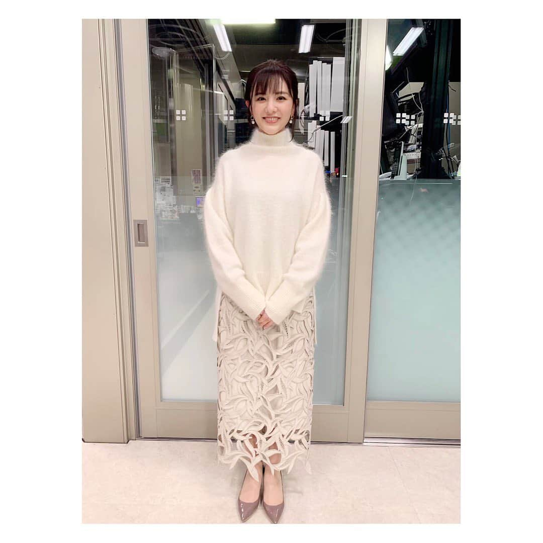 小菅晴香のインスタグラム：「・﻿ 🐑🐑🐑🤍﻿ ﻿ 同じ形でここまでモコモコしていない﻿ 色違いのニットを私服で愛用してます💙﻿ ﻿ @celford_official 本当に好みでよく着てます🤍✨﻿ ﻿ ﻿ ﻿ #oha4newslive #oha4 #衣装 #celford #セントフォース」