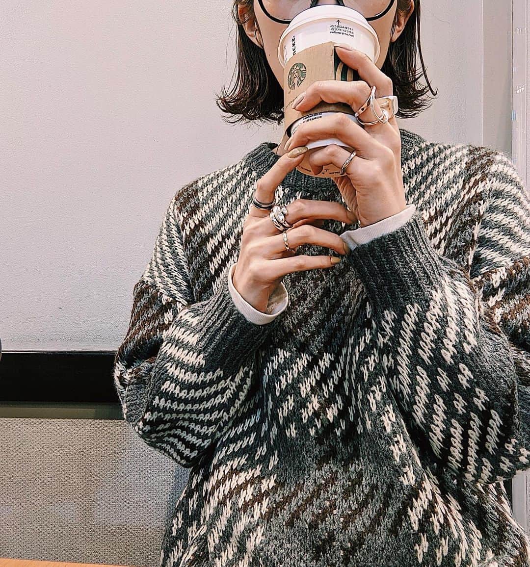 maai0528のインスタグラム：「〻👱🏻‍♀️🐶🥪🍹 Wednesday‥🧶 可愛いが詰まりすぎてる♡ ． デザインニットって 本当1枚で オシャレに決まるから ついつい着ちゃう。 ↑ @emmyofficial.jp  ． ． #holiday  #fashion  #teampixel #baroque_pixel #pixelで撮影」
