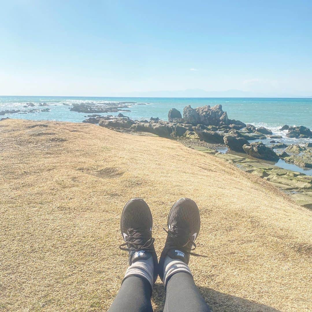 Hiroe Hiranoさんのインスタグラム写真 - (Hiroe HiranoInstagram)「立春。 朝のビーチラン🌞  海と太陽と富士山と。 気持ちいい時間✨  今年になり、 新たなルーティンを始めました💨🏃‍♀️ ランシューズも新調。  良きスタート🌈  #beachrun #run #beachlife #ocean #mtfuji #hayama #wellness #health」2月3日 10時06分 - hiroe_hirano