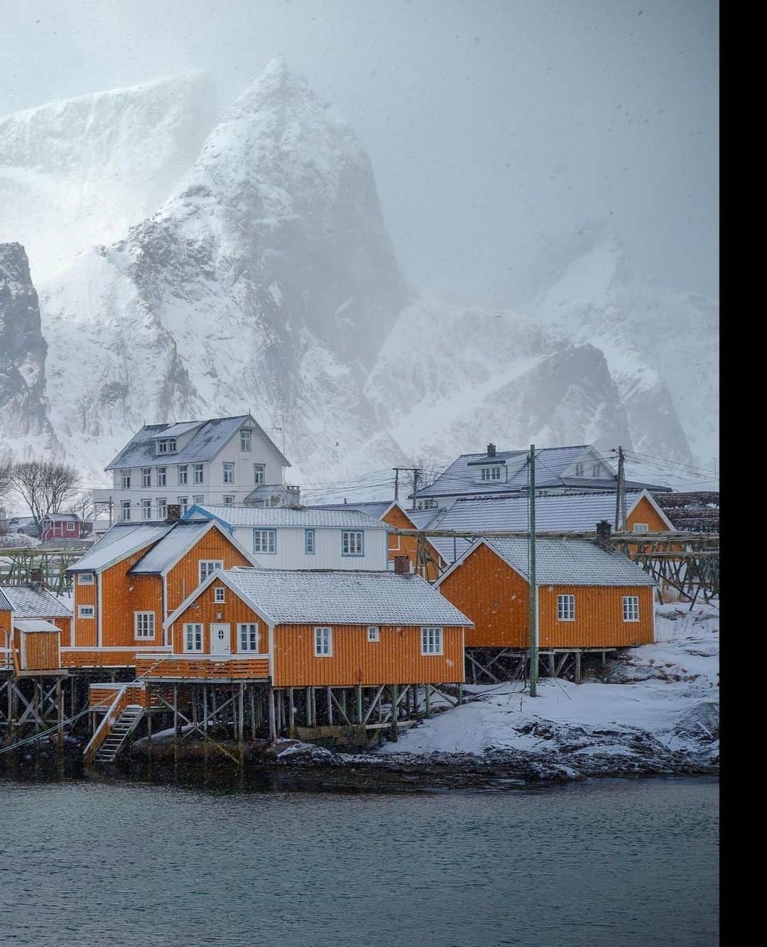 instagoodさんのインスタグラム写真 - (instagoodInstagram)「@philipesterle Did you know that many of the little fishing cabins you see in images from Lofoten can be rented nightly? You can find these at @sakrisoyrorbuer⁠⠀ s t o r m l i g h t 12096⁠⠀ ⁠⠀ Sakrisøya, through wind and snow.⁠⠀ ⁠⠀ Reine, Nordland, Norway⁠⠀」2月3日 10時24分 - instagood