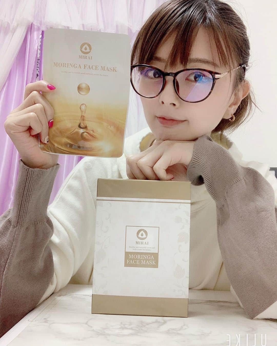 satomiさんのインスタグラム写真 - (satomiInstagram)「特許出願中のモリンガオイルフェイスマスク🛁発売したばかりの新商品🌟 ・ 話題の次世代のスーパーフード『モリンガオイル』を高配合した贅沢マスク🌿 ・ ヒアルロン酸、コラーゲン、パールエキス、バラ幹細胞、フラレーン、パルミチン酸レチノール配合のハイレベルなフェイスマスク💕 ・ 翌朝はお肌もっちりでお化粧のりも良いから 自分へのご褒美に使ってるよ🌟 今度モリンガ茶も飲んでみよー！ ・ （@moringamirai )で🔍してみてね🦊  ・ #モリンガ  #アンチエイジング  #お家エステ #ローラ  #MORINGA #スーパーフード  #特許出願中  #フェイスマスク #シートマスク #30代美容  #リラポ #pr #モリンガ茶 #ダイエット #モリンガフェイスマスク #特許 #美肌 #プルプル肌 #美白 #おうち時間 #お取り寄せ #ubereats  #免疫力アップ  #きれいになりたい  #綺麗」2月3日 10時24分 - saatoomii47