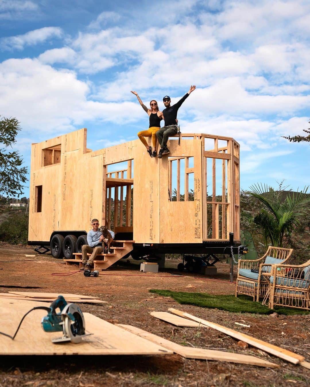 Travis Burkeさんのインスタグラム写真 - (Travis BurkeInstagram)「Day 4 of our tiny house build and what an awesome experience it’s been to build our own home so far!  Swipe right to see the progress.   Huge thanks to @gypsealaysea’s dad, @smyrnasurfer for driving across the country to help us with this initial phase of the build. His lifetime of knowledge in the art of construction has been incredibly helpful and humbling to witness first hand. I’ve always had a passion for building and working with my hands so I’ve had a blast absorbing and learning so many new skills already!   It’s been great sharing this all with @gypsealaysea and impressive watching her tackle so many new skills as well ❤️! Plus she’s been making and sharing these videos everyday.   Feel free to ask questions about the build and stay tuned for more 🛠🙌🏼.  #tinyhouse #tinyhousenation #tinyhousebuild #homeiswhereyouparkit」2月3日 10時35分 - travisburkephotography