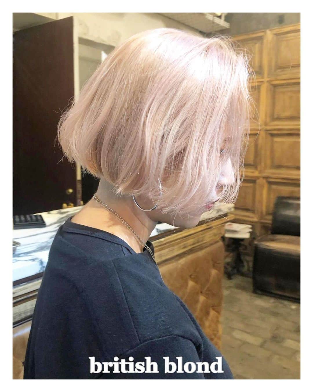 のインスタグラム：「【 medium bob × blond 】  最良の薬剤を取り揃えています。 髪質を守りながら 艶々のブロンドが可能です。  トリートメントもおすすめです。  マンネリ化した気持ちにプラスアルファのオシャレを楽しみたい方は是非！  cut 2color / 18000〜  hair designer / @torima_a   お写真ありがとうございました！」