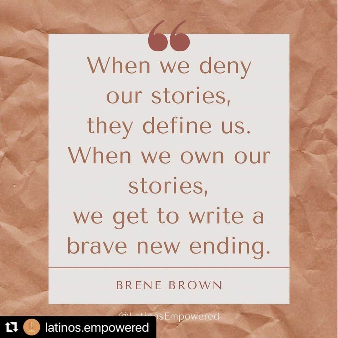 コンスタンス・マリーさんのインスタグラム写真 - (コンスタンス・マリーInstagram)「✨💪🏽✨ #TakeChargeTuesday  . . ##Repost @latinos.empowered with @make_repost ・・・ The Power of Owning Your Story ⠀⠀⠀⠀⠀⠀⠀⠀⠀ Last week my interview with @modernimmigrant came out. I would be lying if I didn’t say I was nervous. ⠀⠀⠀⠀⠀⠀⠀⠀⠀ This story, my immigration journey, is one I’ve held closest to my heart. It is one that is full of struggle, self discovery, and everything in between. ⠀⠀⠀⠀⠀⠀⠀⠀⠀ I opened up about being undocumented pre-DACA era while we were waiting for 13 years for our residency application to be approved.  ⠀⠀⠀⠀⠀⠀⠀⠀⠀ This was something I kept a secret for so long because pre-DACA that’s what you did. It was a taboo subject. Nobody disclosed they were undocumented and lived in the shadows. It’s lonely. ⠀⠀⠀⠀⠀⠀⠀⠀⠀ I’m glad that’s no longer the case - that people have this form of status (even if it needs to be reformed) as it allowed many to come out of the shadows and find a community.  ⠀⠀⠀⠀⠀⠀⠀⠀⠀ It’s a huge secret to keep, but it was part of my life for so long. This was the first time I shared it with a stranger. ⠀⠀⠀⠀⠀⠀⠀⠀⠀ And now it’s also out into the world. This piece of me has finally seen the light.  ⠀⠀⠀⠀⠀⠀⠀⠀⠀ If you are struggling to share your story, you are not alone. Maybe today can be the day you decide to step into the light and begin to heal. ⠀⠀⠀⠀⠀⠀⠀⠀⠀ Thank you to Vero for making me comfortable enough to share! If you want to listen, link is in my bio.  ⠀⠀⠀⠀⠀⠀⠀⠀⠀ ⠀⠀⠀⠀⠀⠀⠀⠀⠀ You can own your story or it can own you. ⠀⠀⠀⠀⠀⠀⠀⠀⠀ And this no longer owns me ♥️ ⠀⠀⠀⠀⠀⠀⠀⠀⠀ ⠀⠀⠀⠀⠀⠀⠀⠀⠀ ⠀⠀⠀⠀⠀⠀⠀⠀⠀ Do you think there’s power in owning your story? ♥️」2月3日 1時54分 - goconstance