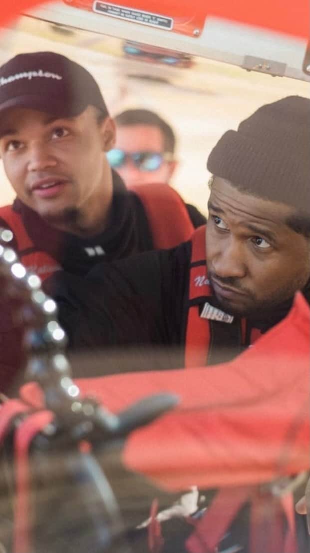 アッシャーのインスタグラム：「I decided to do something different and adventurous, educate my boys and nephew about the history of Black pilots.   Sure, I could have had them write an essay. Instead, we flew with the Red Tails at Moton Field, where the brave Tuskegee Airmen departed for WWII as the first Black pilots in US history.  For more info on the Red Tails follow @Redtailscholarship.   Pilots: Jared Savage: @Straight_up_savage Torius Moore: @Toriusdeionmoore Chad Mintz: @cmintzphoto  Filmed by @timotheealexx @calebhawk  Edited by @timotheealexx   #BlackHistoryMonth」