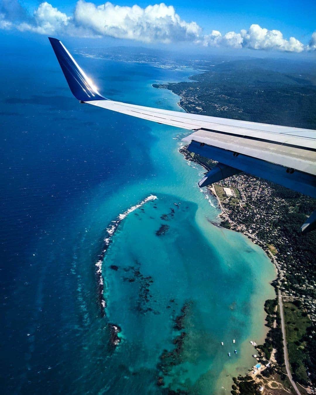 デルタ航空のインスタグラム：「Name a better view. We'll wait.  Photo: @tubbums2」