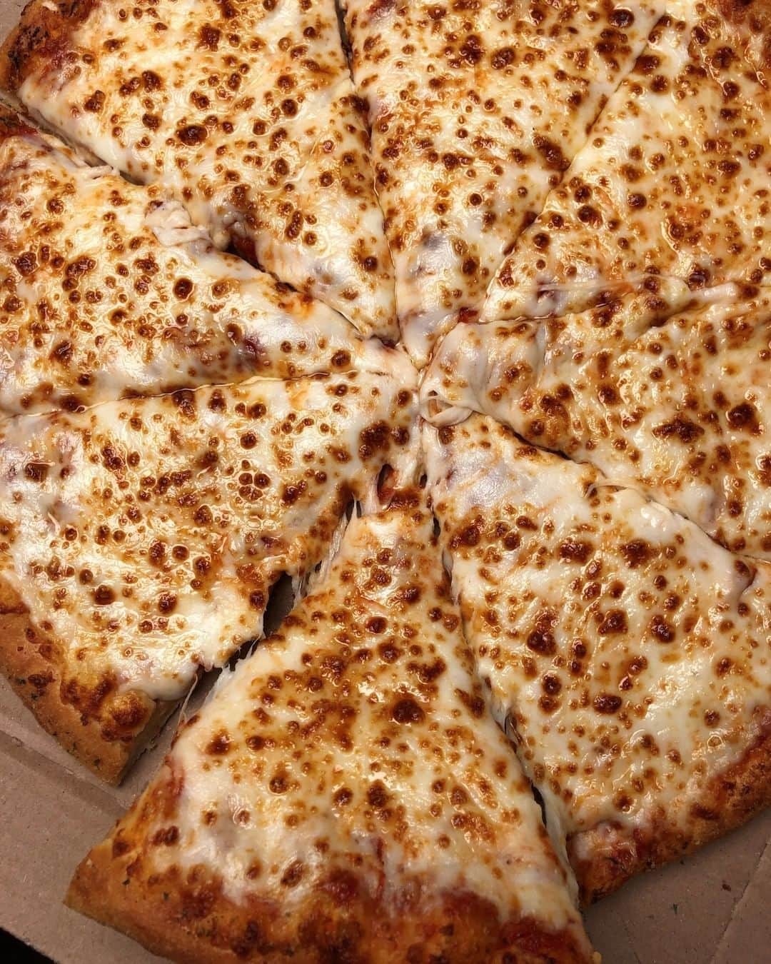 Domino's Pizzaさんのインスタグラム写真 - (Domino's PizzaInstagram)「Just…gonna…take...this…slice k bye.」2月3日 3時00分 - dominos