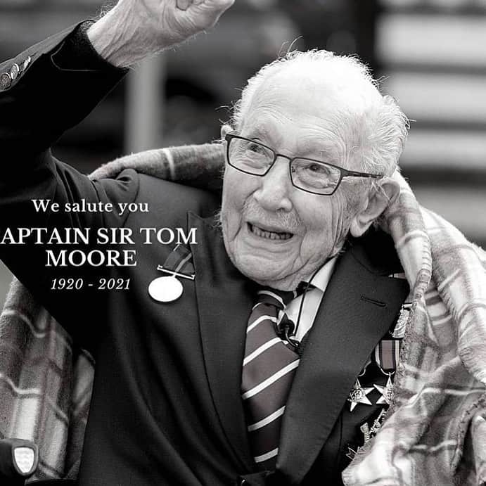 ブライアン・ロブソンさんのインスタグラム写真 - (ブライアン・ロブソンInstagram)「An inspiration who helped so many people, rest  in peace Sir Tom Moore.」2月3日 3時11分 - bryanrobson