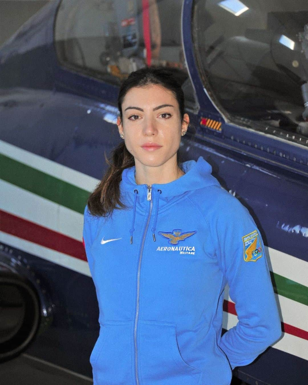 アレシア・パヴェーゼのインスタグラム：「Un passo importante per la mia carriera sportiva. Un grande grazie all’aeronautica militare per avere avuto fiducia in me e avermi dato questa opportunità. Grazie a chi mi ha sostenuto fino ad ora, alla mia famiglia, il mio ragazzo, il mio allenatore e @atleticabrescia1950  Più che orgogliosa di essere entrata a far parte del C.S. @aeronautica.militare  ✈️ #trackandfield #aeronautica #militare #aeronauticamilitare   #running  #runner #fitness #runners #training #trailrunning #instarunners #runningmotivation #sprinter #adidasrunners #runnersofinstagram #bulkpowders #motivation #runhappy #instarun #workout #instarunner #fitgirl #runningday #gym #fitnessmotivation #runnersworld #trackandfield #bergamo」