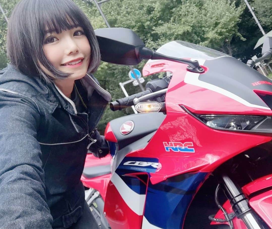 美環のインスタグラム：「CBR600RRに乗ってきたよ〜(*´ω`*)✨🙆」