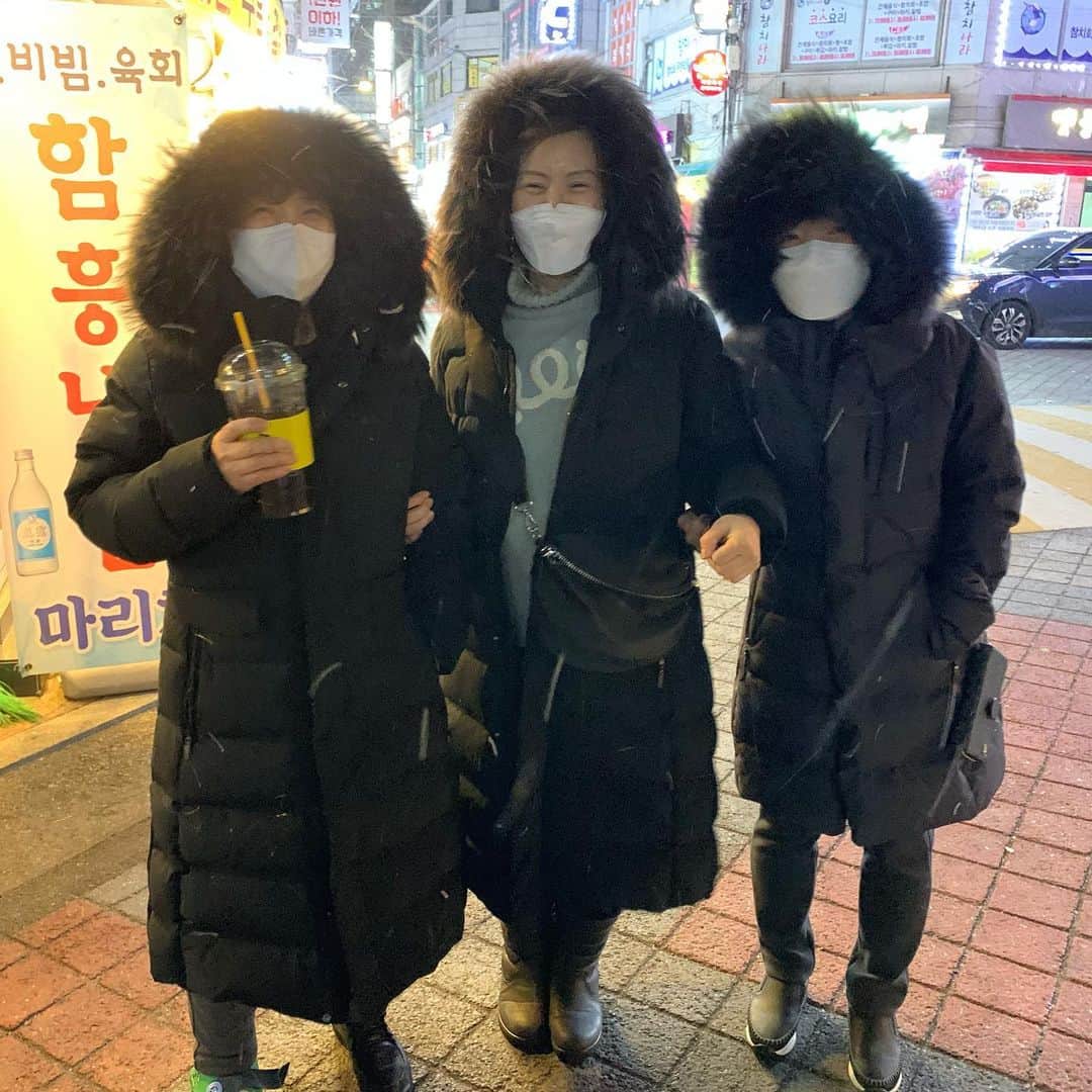 ソン・ウォンソクのインスタグラム：「이모1,2,3 ❤️」