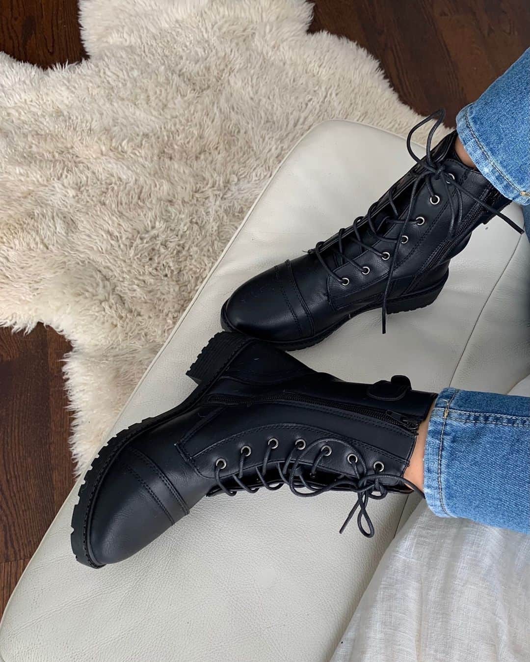Charlotte Russeさんのインスタグラム写真 - (Charlotte RusseInstagram)「it’s an add to cart kinda day 👀🖤  TODAY ONLY $10 booties 💸 🔎"Lace-Up Faux-Leather Combat Boot"  #charlotterusse #TuesdayShoesday」2月3日 4時01分 - charlotterusse