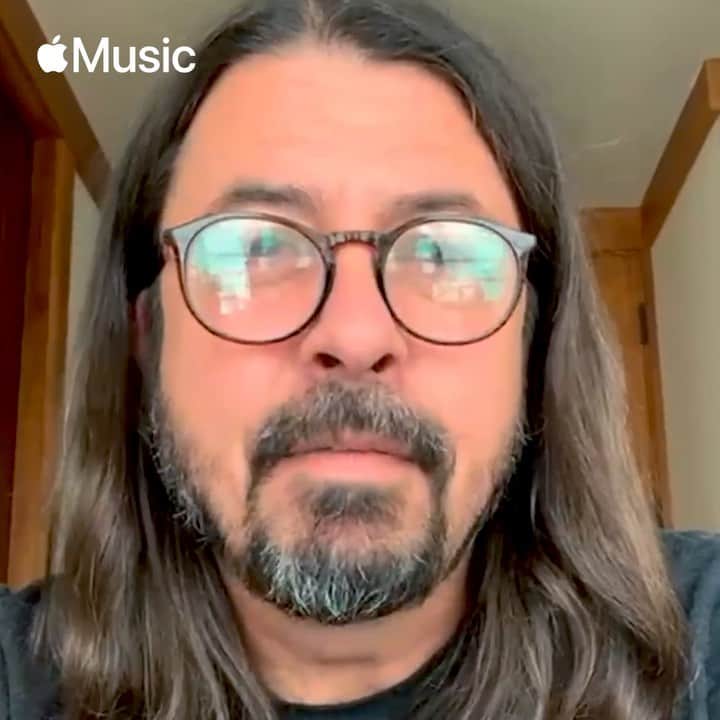 フー・ファイターズのインスタグラム：「In case you missed it, Dave chatted with @zanelowe ahead of Friday's release of #MedicineAtMidnight. Listen to it now on @applemusic at link in bio.」