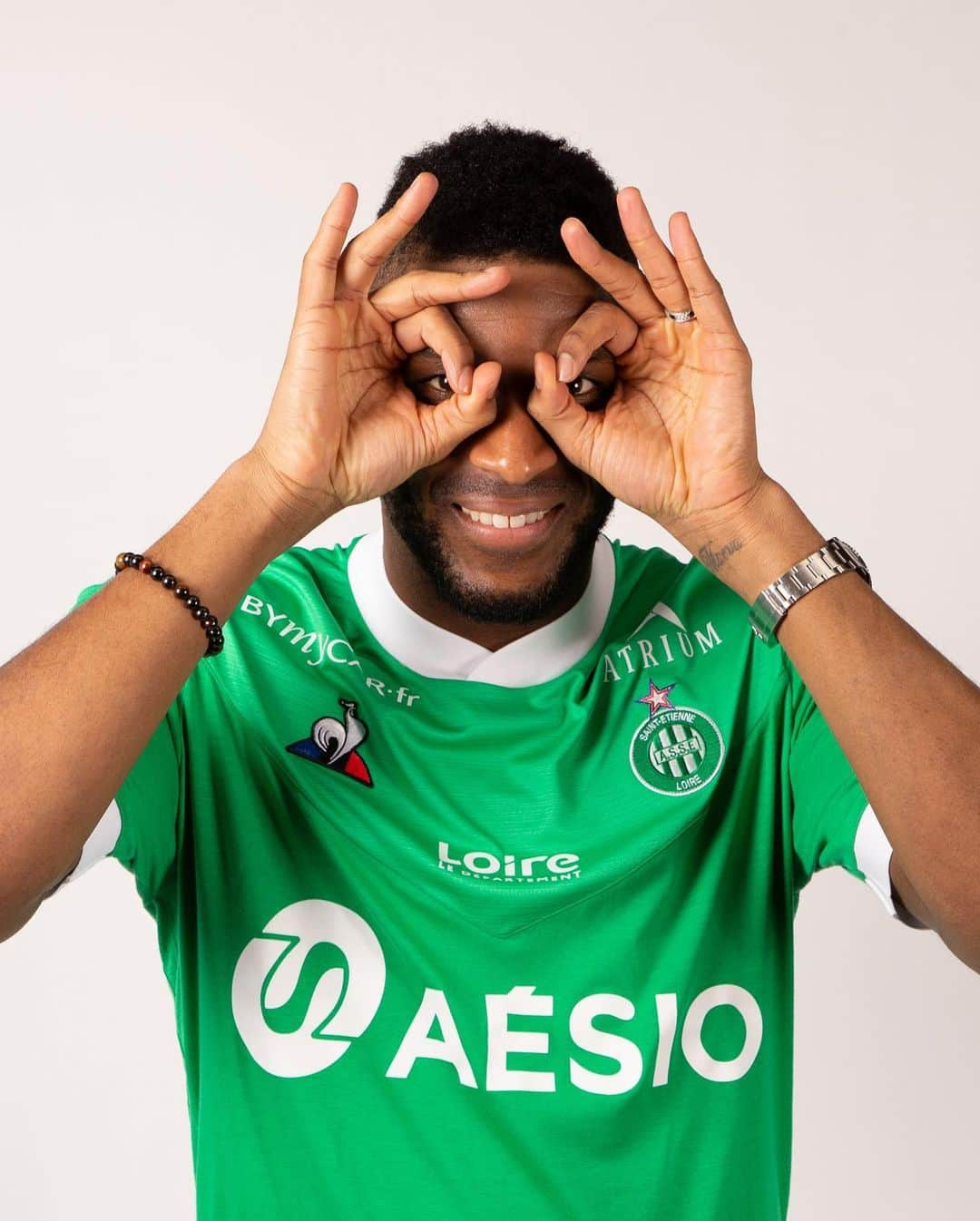 アントニー・モデストさんのインスタグラム写真 - (アントニー・モデストInstagram)「Fier et heureux de rejoindre ce club mythique de @asseofficiel Au delà de son histoire sportive, mon père y a porté fièrement ses couleurs alors ma motivation est doublement plus grande. Mon seul regret sera de ne pas pouvoir connaître le chaudron en ébullition avec ses fervents supporters mais je ferai tout mon possible pour que chaque personne qui porte l’@asseofficiel  dans son cœur soit fière de ce club qui leur est cher.  Merci à mon agent @toutiz ce nouveau départ sonne en écho et dépasse le professionnalisme, c’est une histoire de famille 💚」2月3日 4時21分 - anthonymodeste27