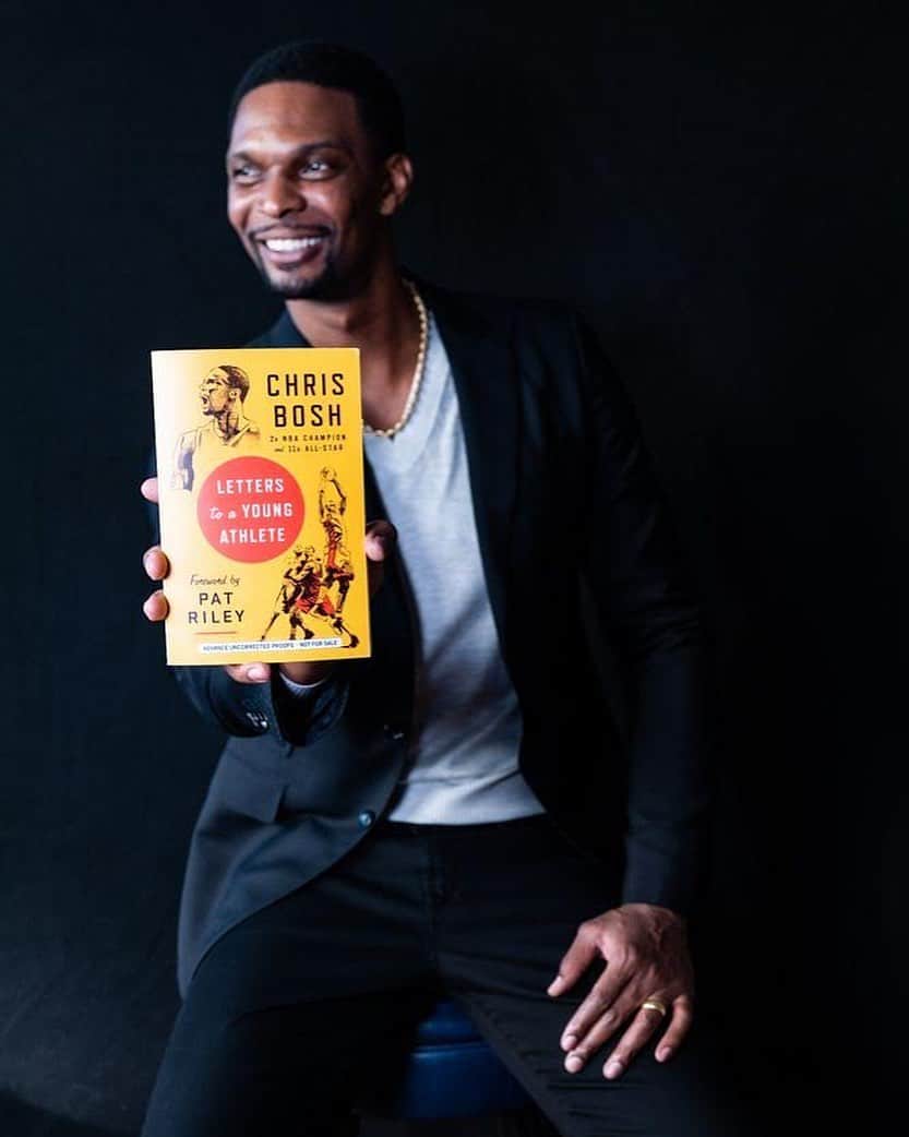 クリス・ボッシュのインスタグラム：「BIG NEWS 🚨🚨🚨 I’m so excited and proud to share my new book! Letters to a Young Athlete is filled with the things that have helped me in my journey as an athlete and a person. It’s out on June 1 from @penguinpress. Pre-order it now and receive an exclusive video from me. Link in bio, fam! 🏀 🔥 #letterstoayoungathlete」