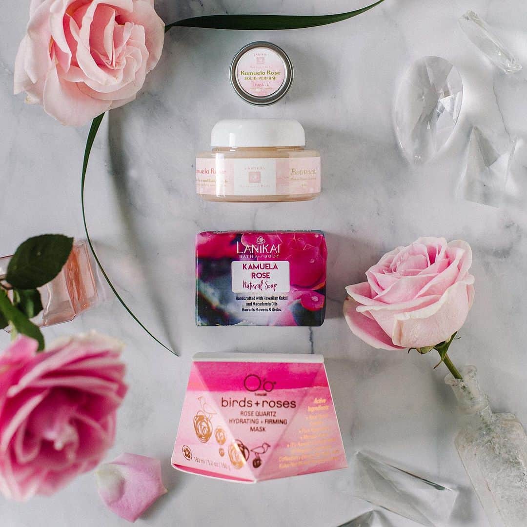 Lanikai Bath and Bodyさんのインスタグラム写真 - (Lanikai Bath and BodyInstagram)「So go ahead, show your skin some love.   No matter what you’ve got planned for Valentine’s Day- glowing, heavenly scented skin is in your future.  Rose is known for its soothing, anti-inflammatory and antiseptic healing properties.   Swipe, slather and indulge, February 14th and all year-round.   #gift #valentinesday #giftideas #homemade #organic #natural #essentialoil #nontoxic #hawaii #paradise #fragrance #perfume #bathandbody #nails #lotion #beauty #skin #art #artist #tropical  #lotion #wash #rose #floral」2月3日 4時28分 - lanikaibathandbody