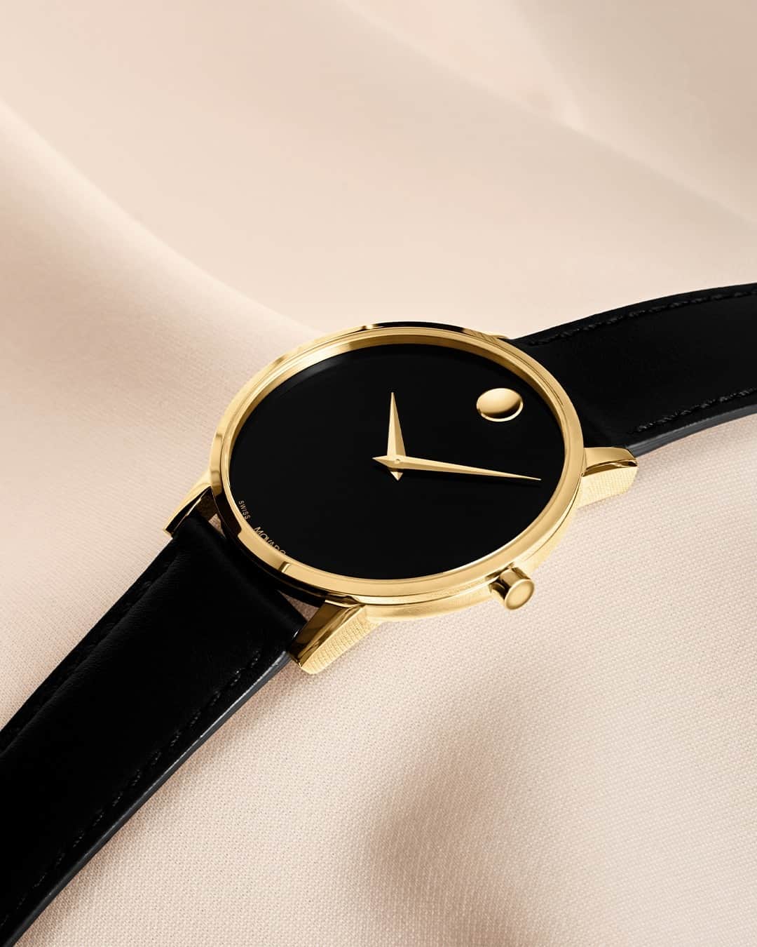 モバードのインスタグラム：「Simply irresistible. The Museum Classic with a gold bezel and black leather strap is a gift that will be remembered forever. #MuseumClassic」