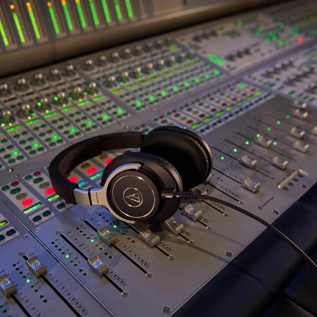 Audio-Technica USAさんのインスタグラム写真 - (Audio-Technica USAInstagram)「Made for the most critical listening tasks, the ATH-M70x headphones are tuned for mixing and mastering. Learn more in the link in our bio!⁠ .⁠ .⁠ .⁠ #AudioTechnica #ATHM70x #M70x #Headphones #HighEndAudio #StudioMonitors #ProAudio #Recording #Studio #Performer ⁠」2月3日 5時01分 - audiotechnicausa