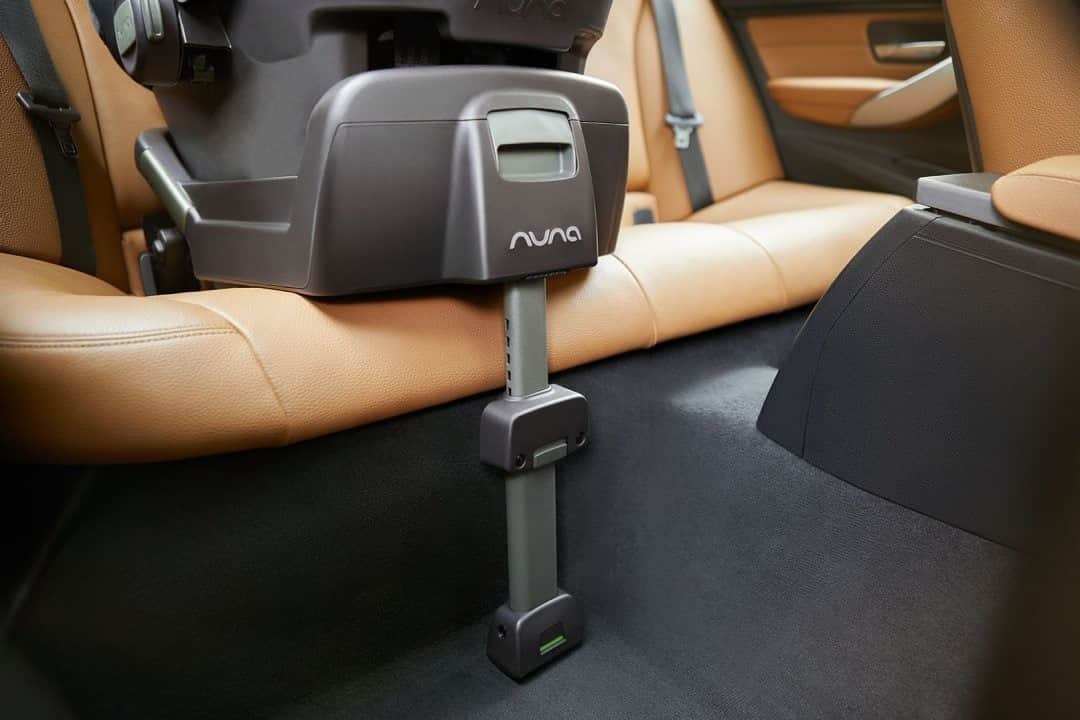 nunaさんのインスタグラム写真 - (nunaInstagram)「💡Tip Tuesday: Why is our Nuna PIPA series or PIPA RELX base Steel Stability Leg such an amazing safety feature? Because it redirects some of the crash energy away from the child, and significantly reduces the car seats rotation forward in the event of a collision. 😲   Some quick tips to using the Stability Leg: Look for the green indicator! Place your PIPA series or PIPA RELX base on the vehicle seat with the Stability Leg out. After correctly installing the base on the vehicle seat, extend the stability leg perpendicular to the floor*. Indicators on Stability Leg turn green when in proper contact with vehicle floor, and leg locks into position. The Stability Leg should not lift the base/car seat off the vehicle seat.   Save this post to refer back to it and if you have more questions, feel free to comment here 👇  *Always refer to the PIPA series or PIPA RELX base instruction manual. under no circumstances should this information be used to replace the base instruction booklet.」2月3日 5時01分 - nuna_usa