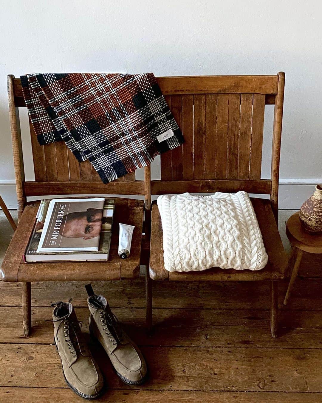 MR PORTERのインスタグラム：「Whilst we don't normally advocate dressing head to toe in one designer - we make an exception for our in-house label @mrp. Head on over to the link in bio to discover our favourite pieces from this season's collection - including this rather cosy knit. #MrPmyway  Shop the story: MR P. - Fringed Checked Cashmere Scarf, MR P. - Cable-Knit Alpaca-Blend Sweater, MR P. - Heath Shearling-Lined Goodyear-Welted Split-Toe Suede Boots   📸 @odellsstudios」