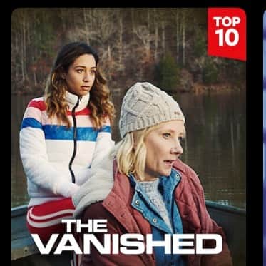 ピーター・ファシネリのインスタグラム：「Still Top 10 on @netflix 🙏🙏🙏 If you haven’t watched yet, check out my film #TheVanished on @netflix today! ❤️❤️」