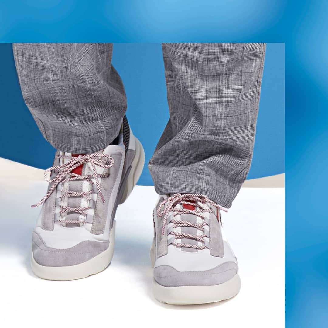 ジェオックスのインスタグラム：「When cutting edge Italian design meets ultimate comfort and sophistication, the possibilities are endless.  Take on the world with our new collections of footwear and apparel. Made for those ahead of style.  ​ ​ ​​#geox #geoxshoes #ExpressYourWorlds」