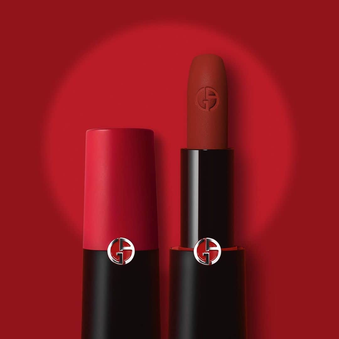 Armani Beautyさんのインスタグラム写真 - (Armani BeautyInstagram)「Extreme matte. Maximum comfort. Ultimate seduction. Create an iconic lip look this Valentine's Day with ROUGE D'ARMANI MATTE in shade 405.   #Armanibeauty #RougedArmaniMatte #lipstick」2月3日 5時59分 - armanibeauty
