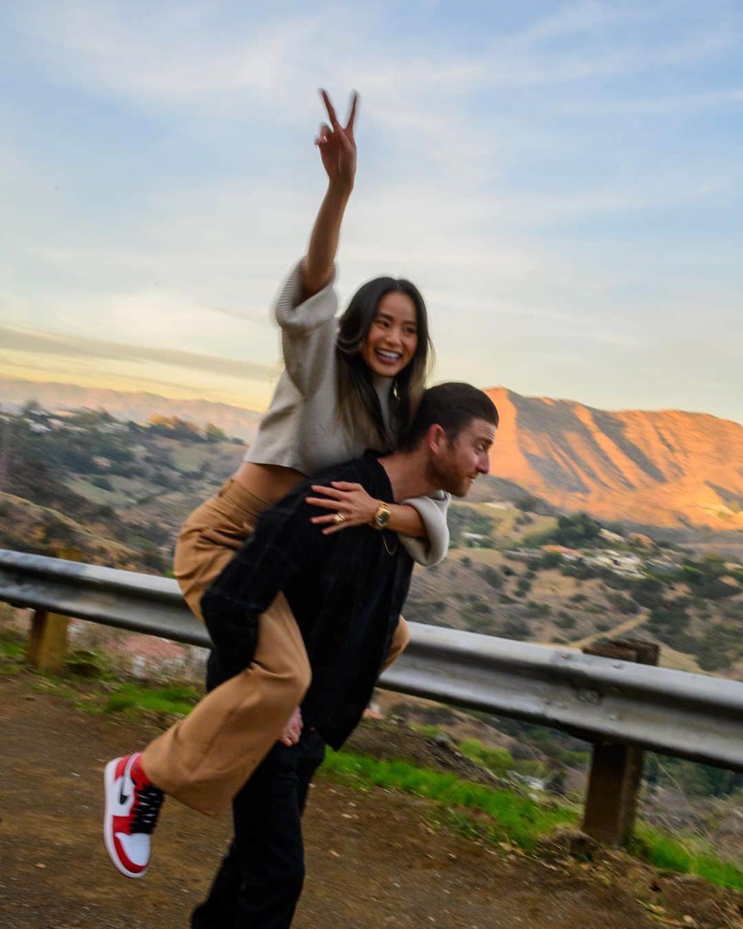 ジェイミー・チャンのインスタグラム：「He gets me. ♥️ 📸 @shellyguberek」