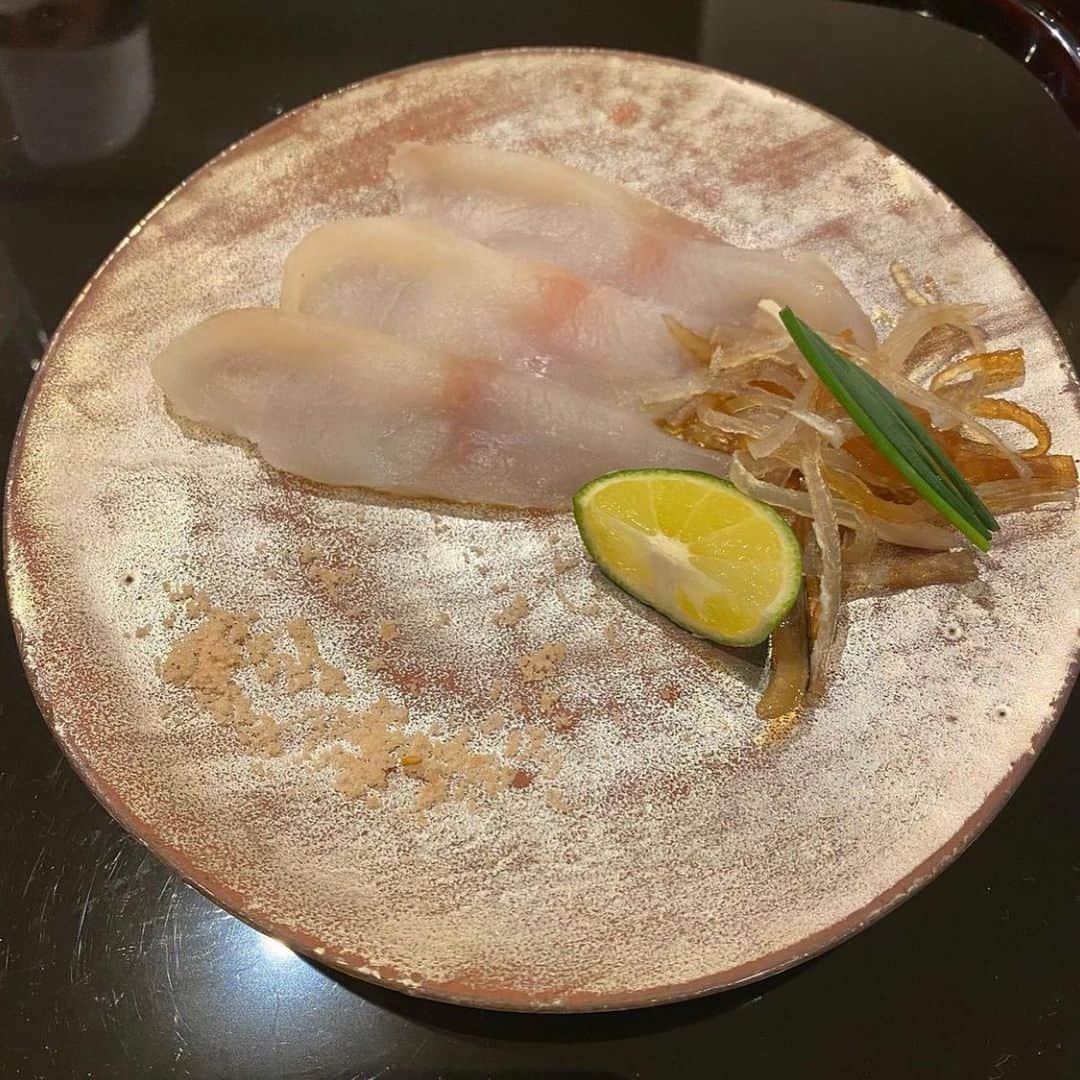 夢咲ゆめさんのインスタグラム写真 - (夢咲ゆめInstagram)「｢あま木｣ 食べログ☆ 4.23  予約困難店連れてってもらったどれも美味しすぎました😋💖  次の予約も楽しみ  . . #投稿し直し  #愛知 #名古屋 #名駅 #錦三丁目 #錦 #錦3 #キャバクラ #キャバ嬢 #お鮨 #あま木 #予約困難店 #グルメ #シャンパン #整形 #歌舞伎町 #北新地 #ミナミ #祇園 #中洲 #すすきの #nagoya #ootd #follow #followｍe」2月3日 6時16分 - yume__3311