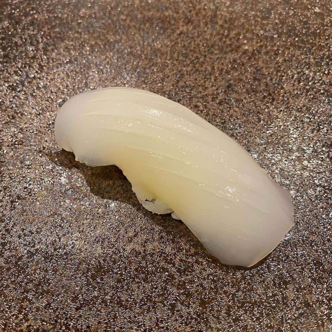 夢咲ゆめさんのインスタグラム写真 - (夢咲ゆめInstagram)「｢あま木｣ 食べログ☆ 4.23  予約困難店連れてってもらったどれも美味しすぎました😋💖  次の予約も楽しみ  . . #投稿し直し  #愛知 #名古屋 #名駅 #錦三丁目 #錦 #錦3 #キャバクラ #キャバ嬢 #お鮨 #あま木 #予約困難店 #グルメ #シャンパン #整形 #歌舞伎町 #北新地 #ミナミ #祇園 #中洲 #すすきの #nagoya #ootd #follow #followｍe」2月3日 6時16分 - yume__3311