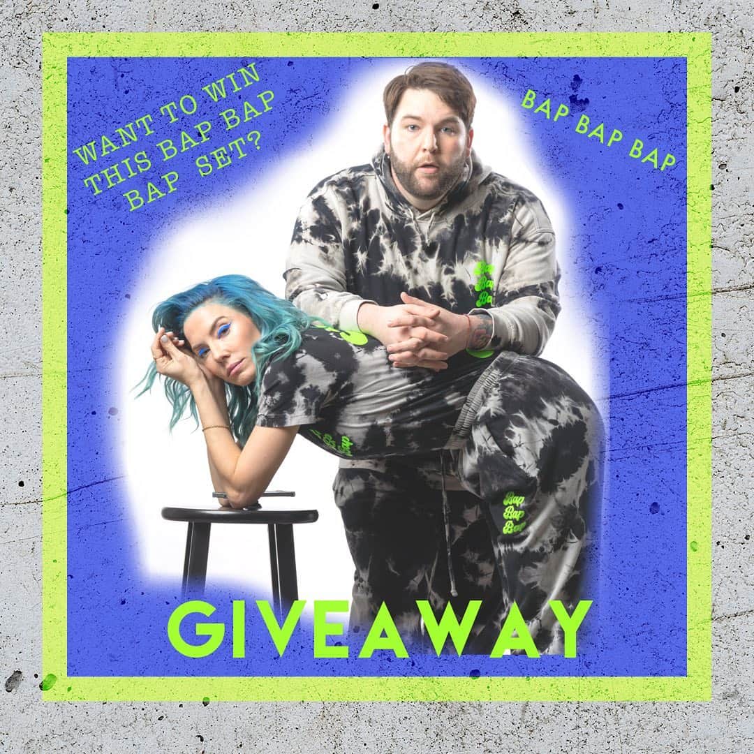 ウィットニー・カミングスのインスタグラム：「‼️CONTEST CLOSED‼️  Want to win a Bap Bap Bap lounge set!   All you have to do to win is:   1. Make sure you are following @whitneycummings @bentonray and the @goodforyoupodcast pages on IG.  2. Subscribe to the Whitney Cummings YouTube channel. (link in stories)  3. Leave a comment on this post ( p.s. You can enter 3 times if you leave a comment on all three of our IG pages giveaway posts!)   A winner will be chosen Friday the 5th!  Make sure you have a public account so we can DM you if you win! ✨  Good Luck to all you Icons, Legend, Stars!」