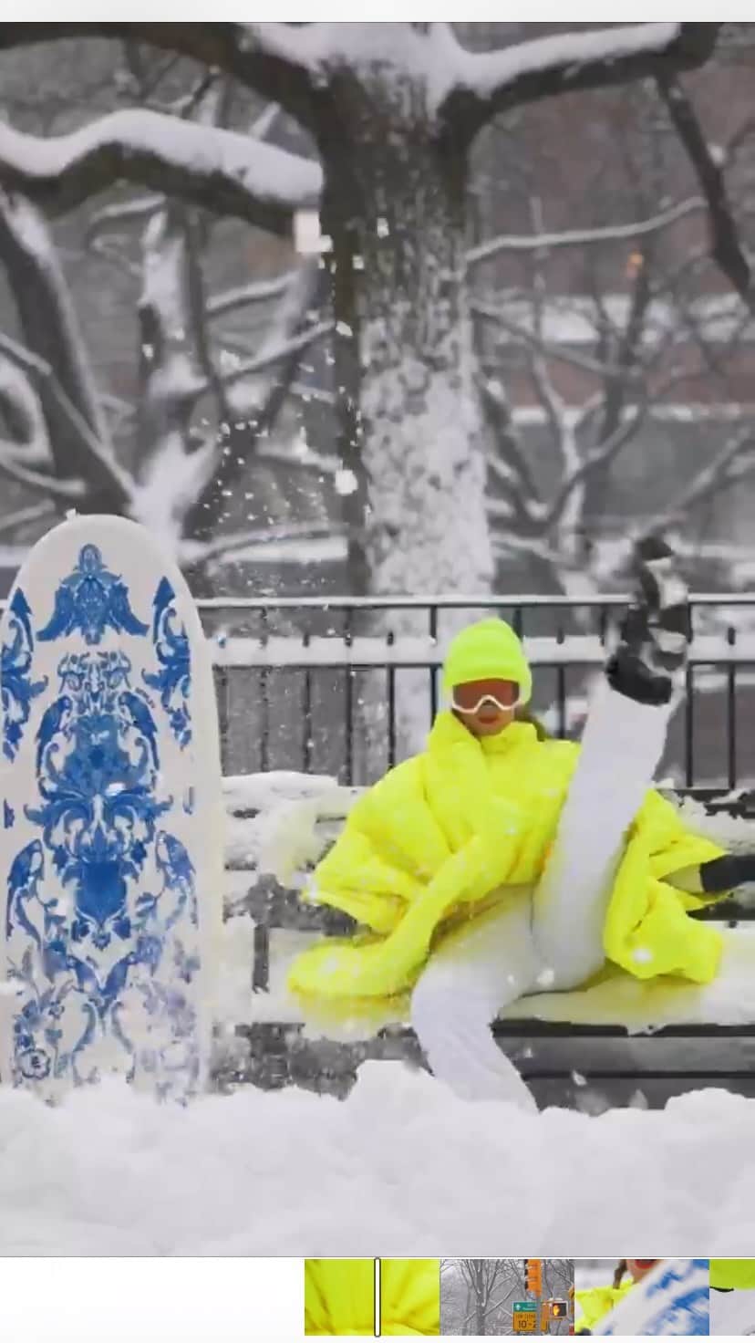 シンシア ローリーのインスタグラム：「Let’s enjoy the 6 more weeks of winter we’ll be getting !!  created by @katherinegoguen and @henry_michaelis  #groundhogday #snowday」