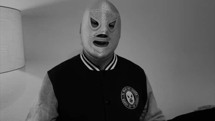 ロブ・ゾンビのインスタグラム：「I just received this super cool video from the one and only @elhijodelsanto_oficial ! 👍🏼 What a bad ass dude. 🇲🇽 #elhijodelsanto #mexico #robzombie #luchalibre」