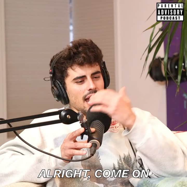 ジャック・ジョンソンのインスタグラム：「They took mi lucky charms 🤷🏼‍♂️🍀 episode 8 of @parentaladvisoryshow is out now everywhere! Go listen or Sammy will sleep with your mom.」