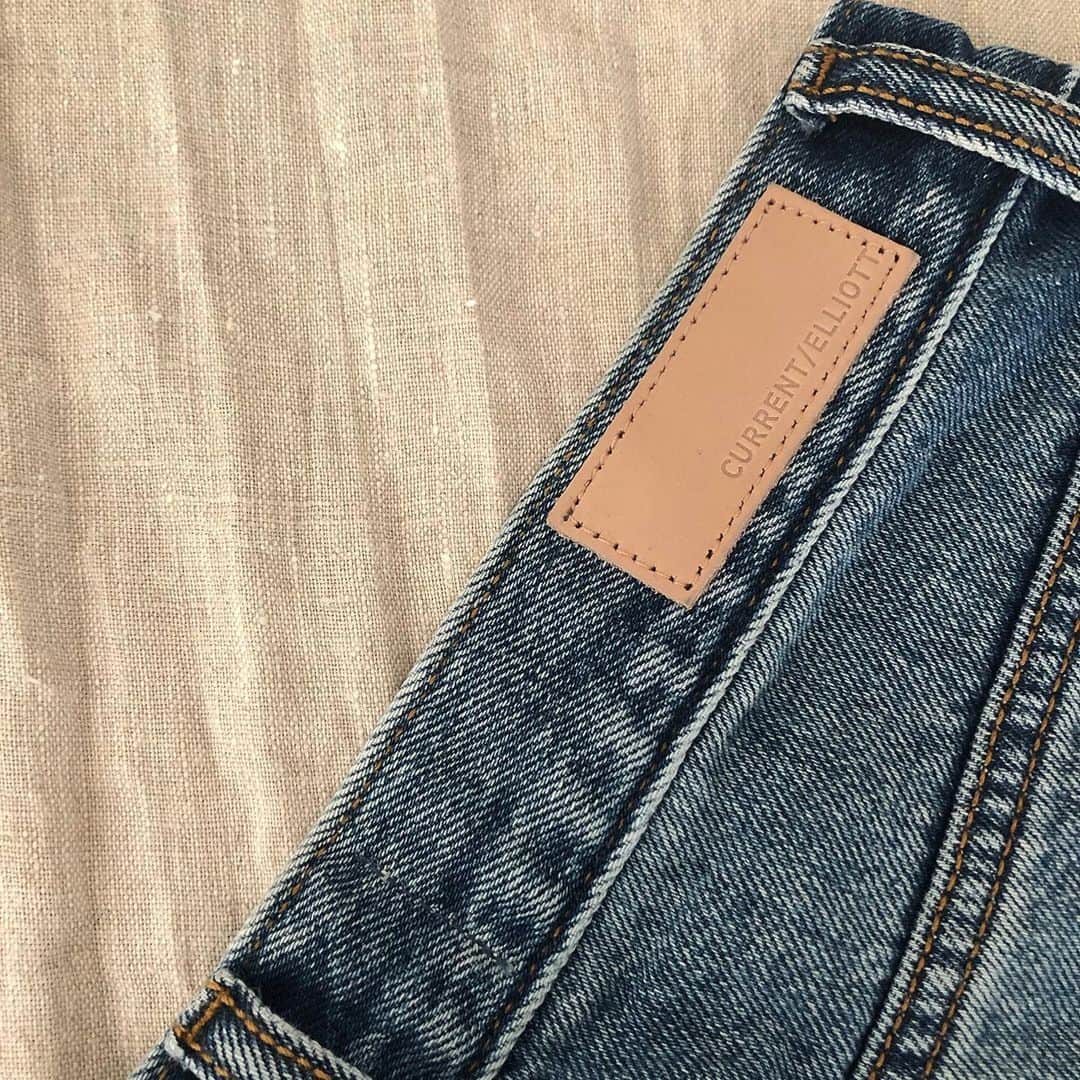 カレントエリオットのインスタグラム：「our (leather) stamp of approval」