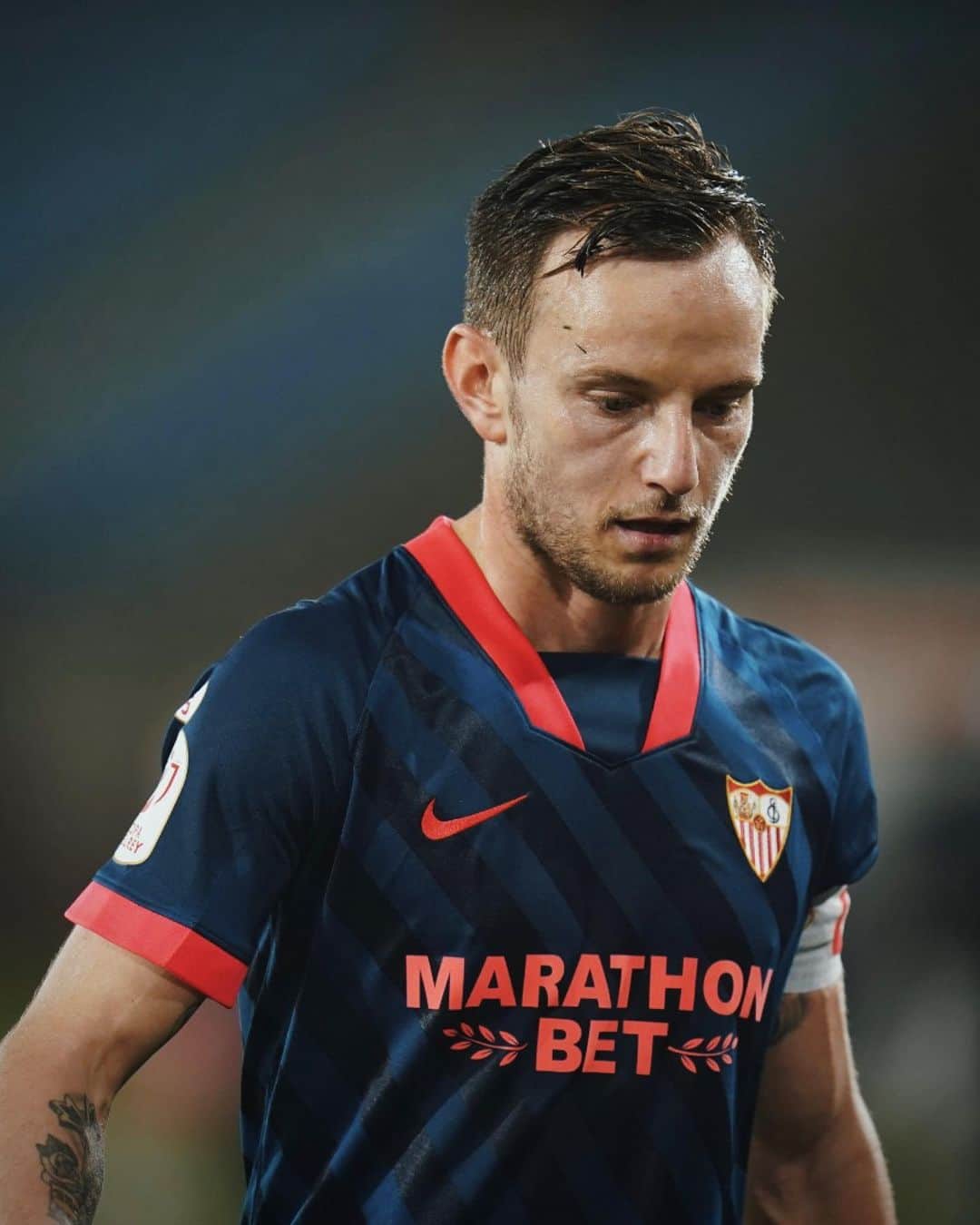 イヴァン・ラキティッチのインスタグラム：「Poco a poco, un paso mas! Semifinales ! 😍❤️⚪️ #CopaDelRey #VamosMiSevilla #Rakitic」