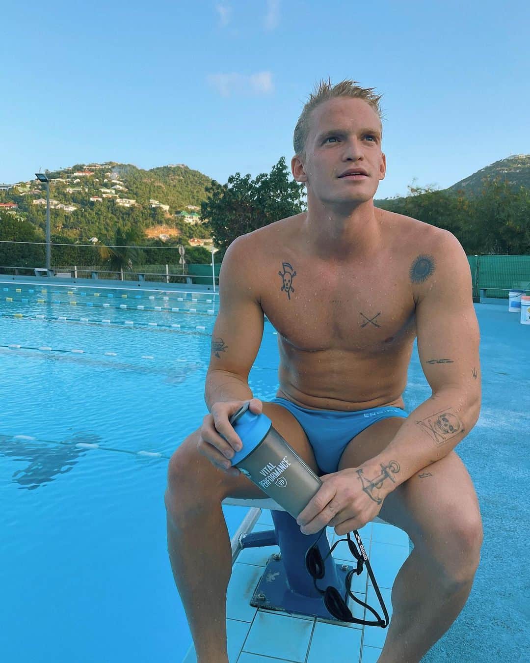コーディー・シンプソンのインスタグラム：「Island training fueled by @vitalproteins @vitalperformance. #itswithinus #vitalwellnesshouse」