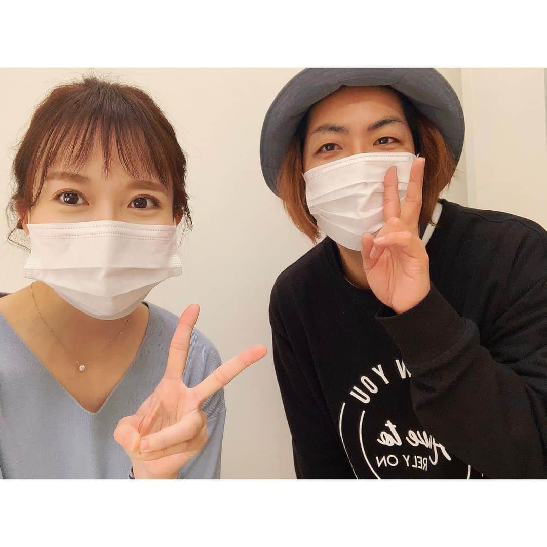 長谷川朋加のインスタグラム：「♡  ✎५⋆*{ 体感でわかる体重♪＊ } ୨୧ -------------------------------- ୨୧  𝔾𝕠𝕠𝕕 𝕞𝕠𝕣𝕟𝕚𝕟𝕘ʕ•ᴥ•ʔ オン眉にしてもらいました✂️るん  昨日は寒すぎて家でぬくぬく🏃‍♀️ 走って自己肯定感が高まる幸せではなく 家でぬくぬく甘いものを食べる幸せを チョイスした幸せな日でした🍰 何を選んでも結局のところ幸せ✌🏻  そして、ようやくstand.fm更新しました！ タイトルコールは 宇宙人をイメージしたんだけど 世界観伝わるかな👽(伝わらないよね)  世界一ゆるーいstand.fmアナとして 配信していく予定です。 びっくりするくらい暇な時間が 出来たら聴いてください✌🏻  では今日もはりきっていこー🏃‍♀️  ୨୧ -------------------------------- ୨୧ #やりたい事は全部やる #全力前向き前のめり #走るの大好き」