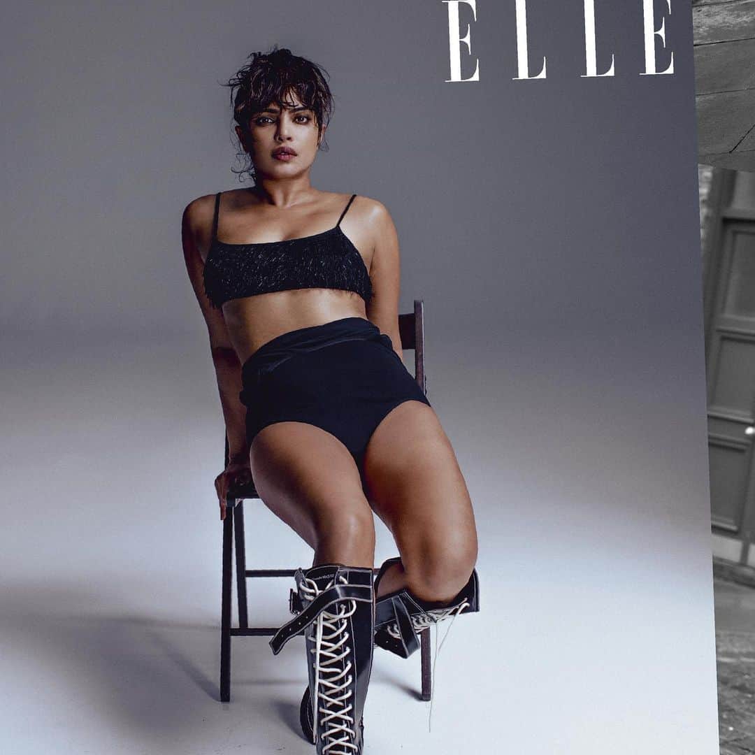 プリヤンカー・チョープラーのインスタグラム：「Elle UK, March 2021  E-I-C: @farrahstorr Creative Director: @misterthomasjames Entertainment Director: @tommacklin Photographer: @liaclay Stylist: @aureliadonaldson Makeup: @ninninummela Hair: @alipirzadeh Nails: @nailsbymh  Seamstress: @chapman_burrell」