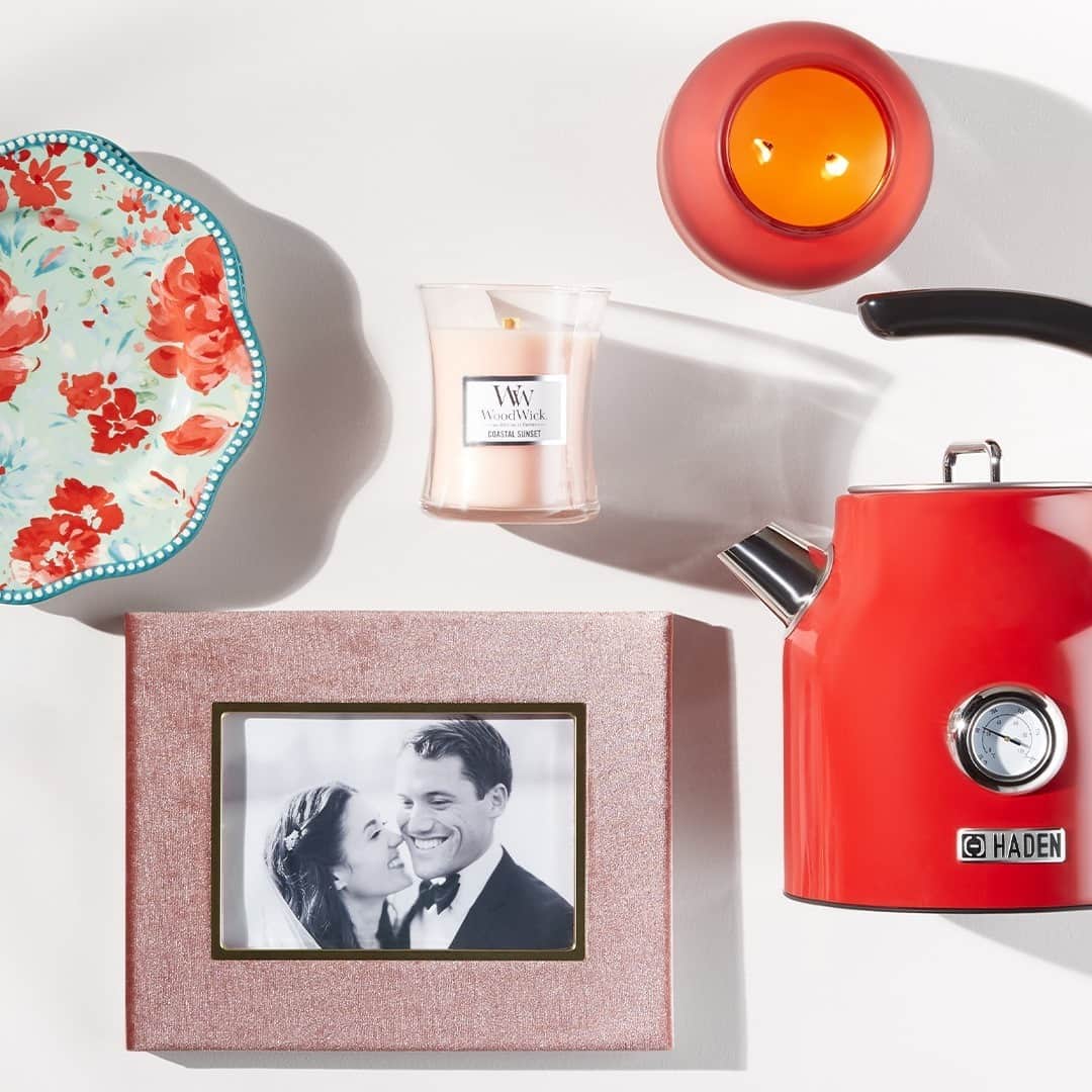 Wal-Mart Stores, Incのインスタグラム：「Sometimes, home really is where the heart is. Tap to shop V-Day gifts for every kind of Valentine at #WalmartHome. 🤗」