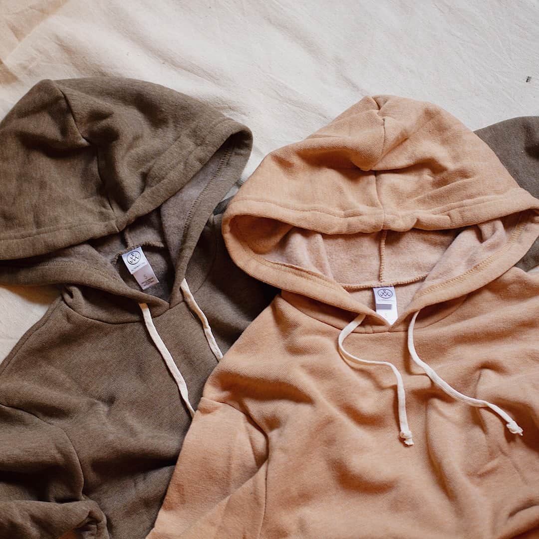 オルタナティブのインスタグラム：「Time to get cozy!🤗 Our super soft Eco-Fleece styles are sure to become your new favorite. #WeAreAlternative」