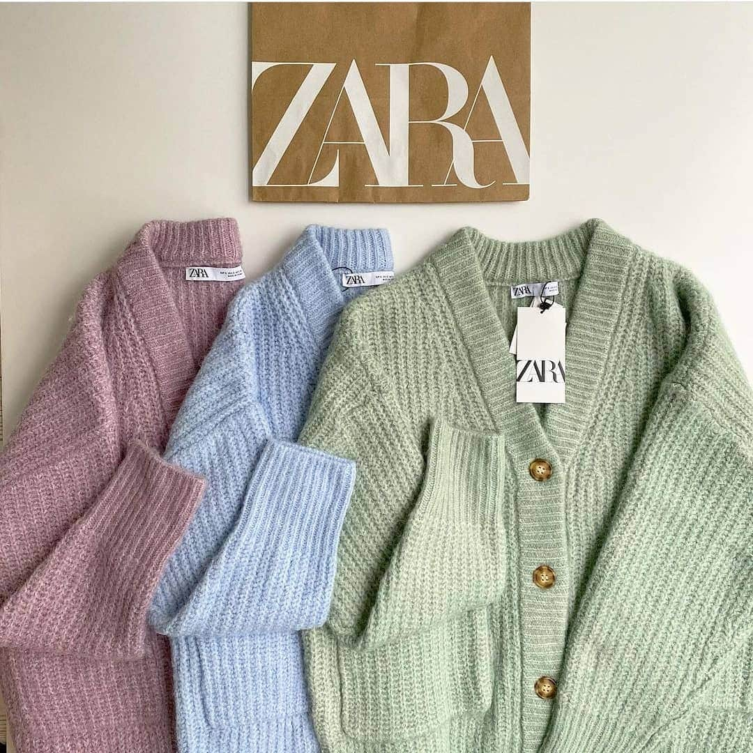 4meee!さんのインスタグラム写真 - (4meee!Instagram)「＼SALE中の今が狙い目✨ZARAの優秀アイテムを手に入れて！／﻿ ﻿ ZARAが絶賛セール中✨﻿ ﻿ ボリューム感もあるカーディガンは、春先までコートなしで着れそうな暖かさとカラー🌿﻿ ﻿ 色ち買いする人も続出しているアイテムなんです🥺✨﻿ ﻿ ﻿ ﻿ Thankyou🎀﻿﻿ ﻿ @kazuha_y5 ﻿﻿ 流行りのアイテでムやスポットには　@4meee_com をタグ付けして投稿してください🎀﻿﻿﻿ .﻿#4MEEE#フォーミー#アラサー女子#女子力向上委員会 ﻿ #シンプルコーデ #大人カジュアル #大人コーデ #カジュアル #きれいめカジュアル #きれいめコーデ #プチプラミックス #zara #ザラ #ザラジョ #zarawoman #zarastreetstyle #zaradaily #zaraknit  #zarasale #着回しコーデ #春服 #春コーデ #春色 #購入品 #購入品紹介 #置き画くら部 #置き画 #おきがくらぶ #置き画倶楽部  #カラーコーディネート﻿」2月3日 8時03分 - 4meee_com