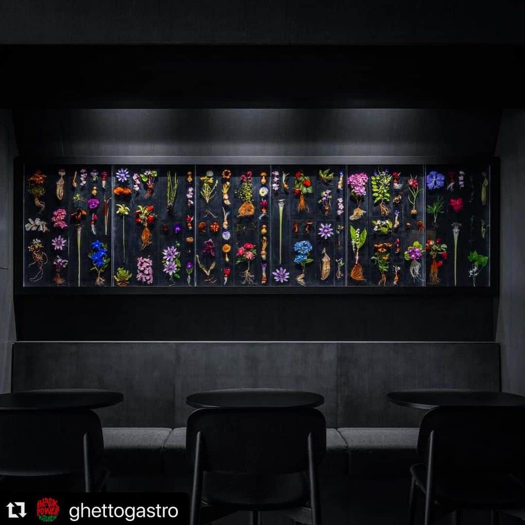 のインスタグラム：「#Repost @ghettogastro with @make_repost ・・・ Black Bronx Design History // when en one Tokyo x @snohetta are on the set protect your neck. @devonojas on the 🔊 x @azumamakoto on the 🌺 // big up to @koooarchitects holding in down on the ground // salute @joseparla x @rockyxu on connecting the dots early x often // one team one dream @craigdykers @mzwakhendlovu @violet_goes_to_the_park // 📸 @keishinhorikoshi full story in @wallpapermag #tokyo #bhm」