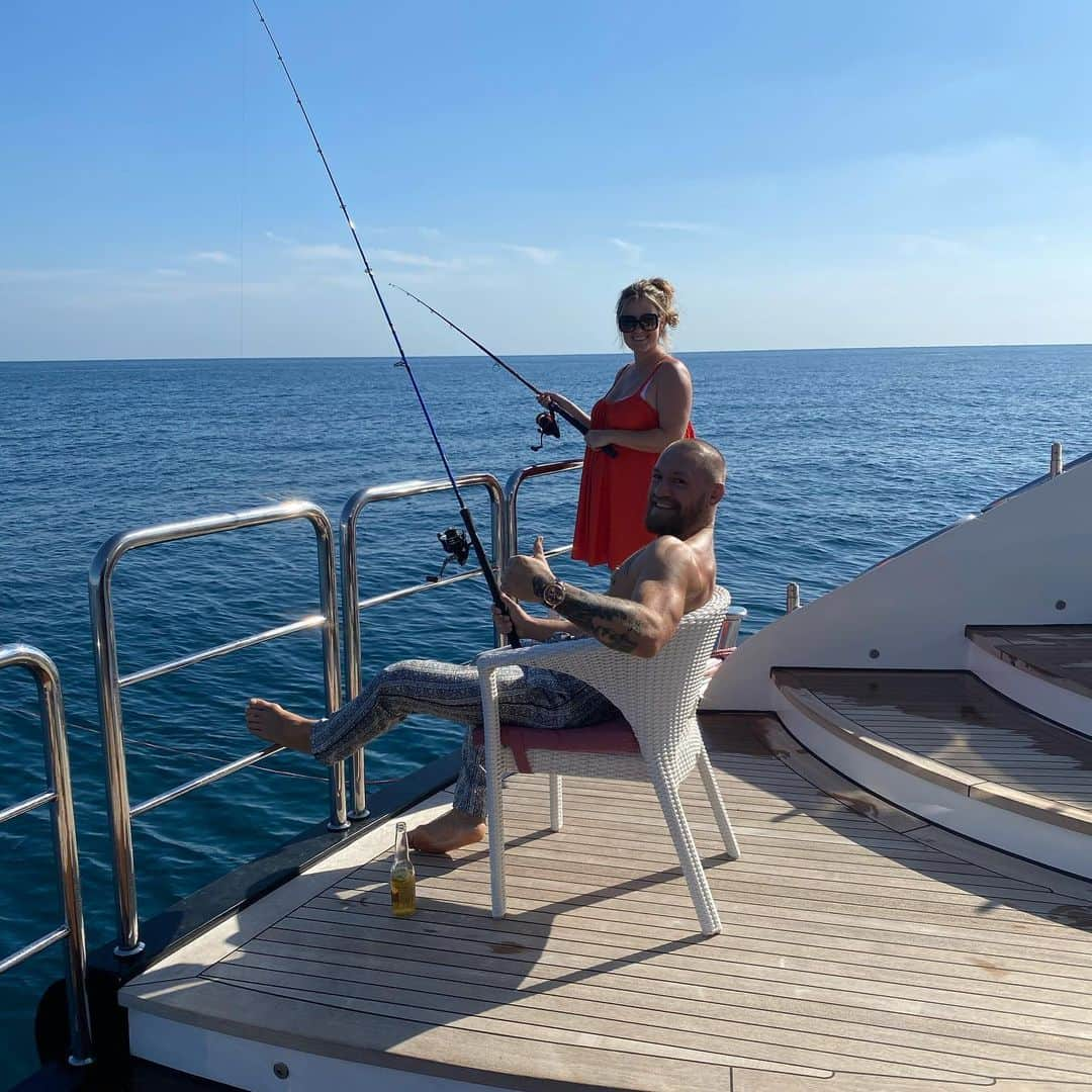 コナー・マクレガーさんのインスタグラム写真 - (コナー・マクレガーInstagram)「Fishing on moon island with the fam 🌙」2月3日 8時29分 - thenotoriousmma